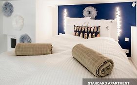 Savouir Bleu Suite Near Danube